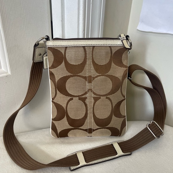 Coach Brown Signature Canvas Crossbody Bag EUC - Picture 4 of 12